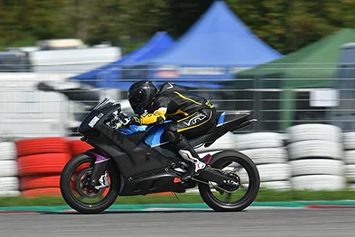 VINS Duecinquanta Competitione | 輸入発売元MOTORISTS