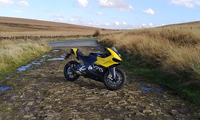 VINS Duecinquanta Strada | 輸入発売元MOTORISTS